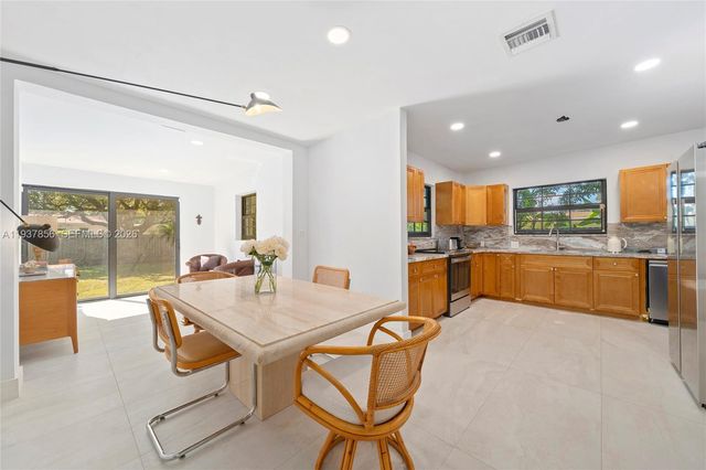 638 NE 141st St, North Miami, FL 33161