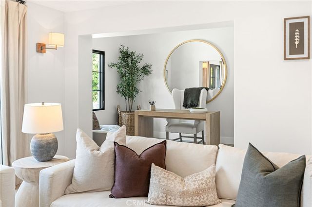 1807 Newport Hills E, Newport Beach, CA 92660