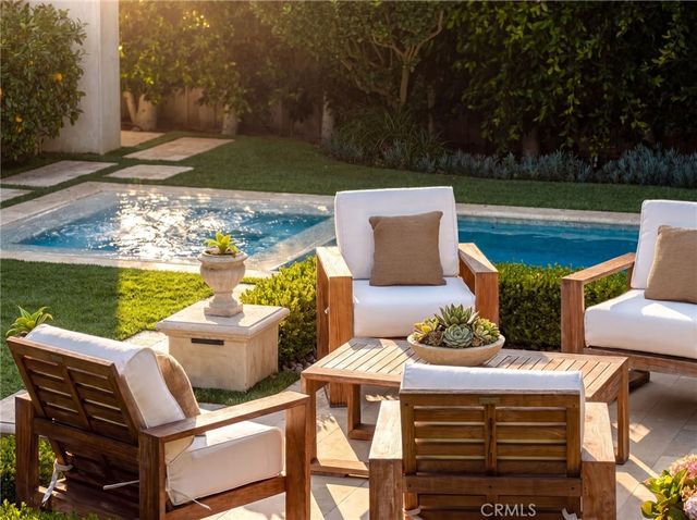 1807 Newport Hills E, Newport Beach, CA 92660