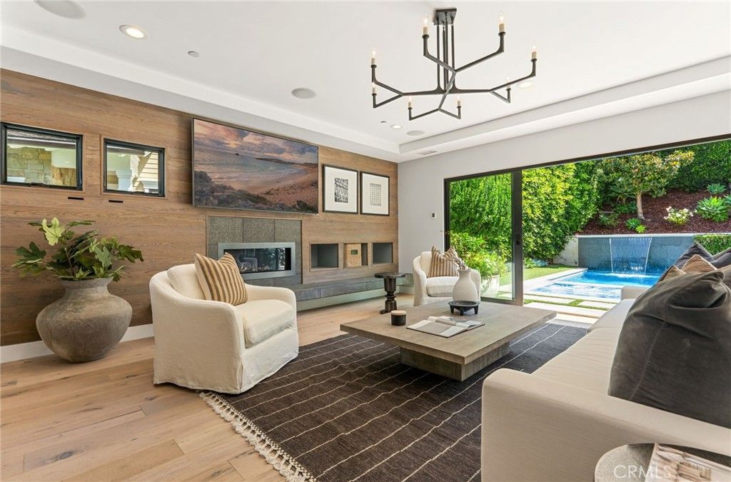 Image 10 of property listing at 1807 Newport Hills E, Newport Beach, CA 92660