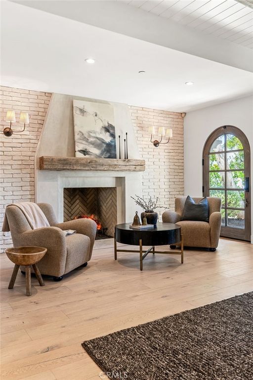 Image 5 of property listing at 1807 Newport Hills E, Newport Beach, CA 92660
