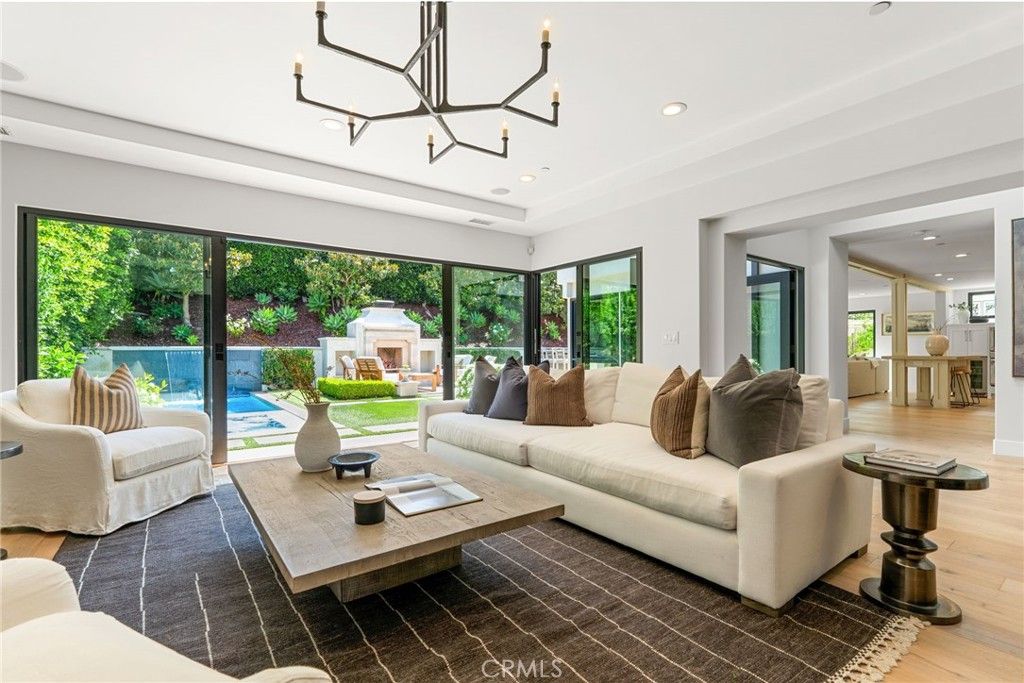 Image 9 of property listing at 1807 Newport Hills E, Newport Beach, CA 92660