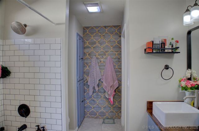 11610 N 109th Place E, Collinsville, OK 74021