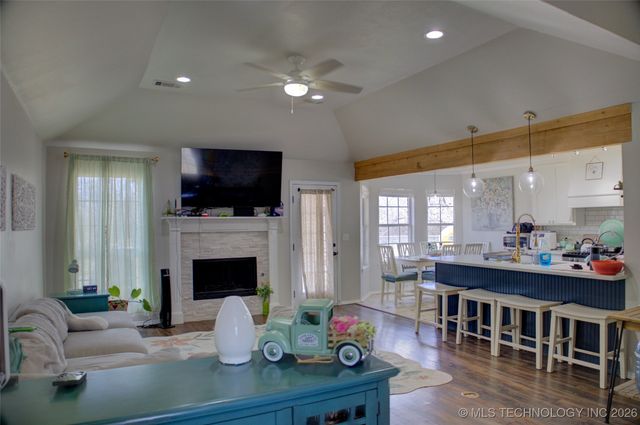 11610 N 109th Place E, Collinsville, OK 74021