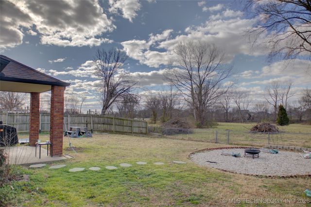 11610 N 109th Place E, Collinsville, OK 74021