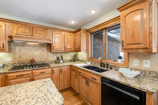 11755 N Farm Road 177, Fair Grove, MO 65648