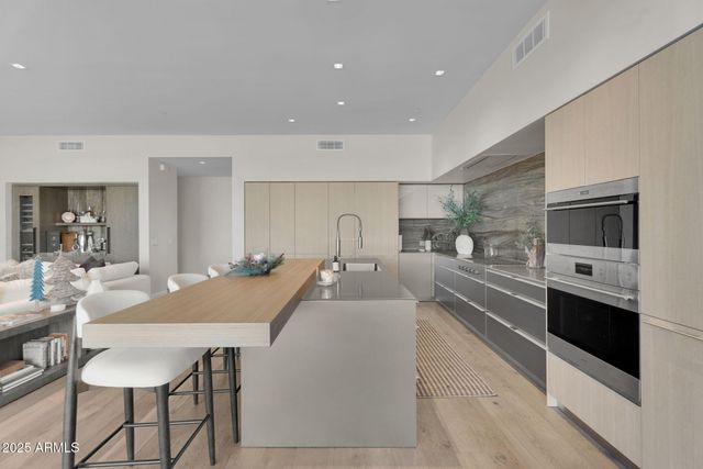 6321 E PHOENICIAN Boulevard 7, Scottsdale, AZ 85251