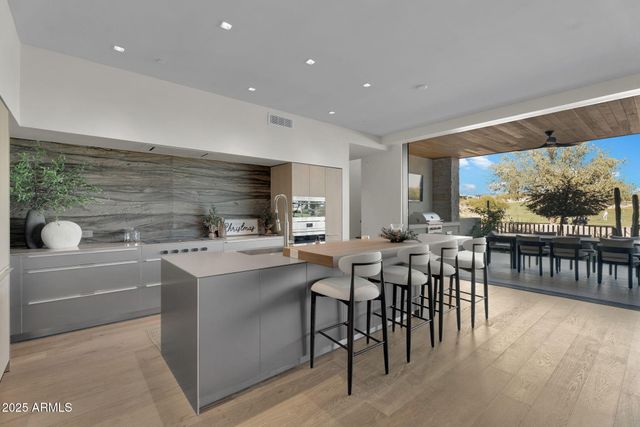 6321 E PHOENICIAN Boulevard 7, Scottsdale, AZ 85251