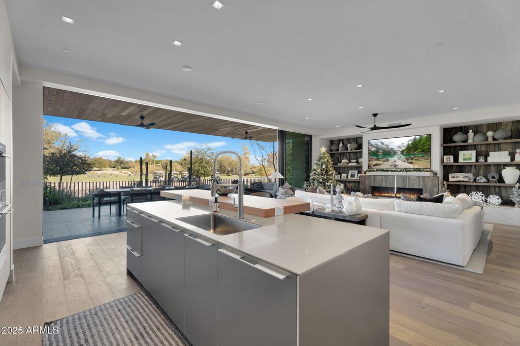 6321 E PHOENICIAN Boulevard 7, Scottsdale, AZ 85251