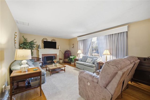 2810 Acres RD, Portsmouth, VA 23703