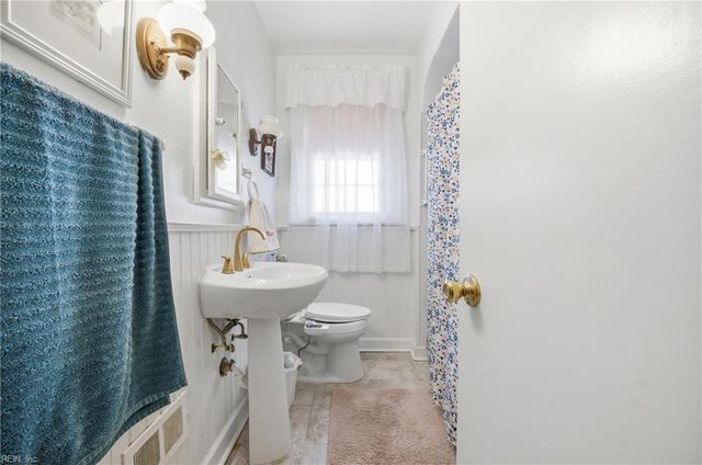 2810 Acres RD, Portsmouth, VA 23703