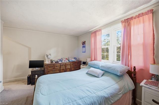 2810 Acres RD, Portsmouth, VA 23703