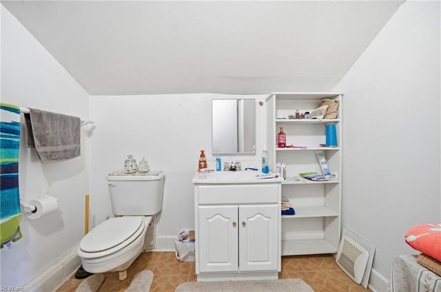 2810 Acres RD, Portsmouth, VA 23703