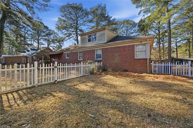 2810 Acres RD, Portsmouth, VA 23703