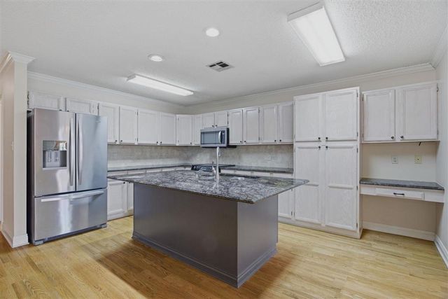 2505 Peace Drive, Lake Charles, LA 70605