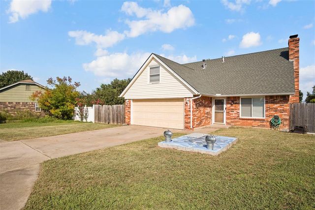 1104 Silver Maple, Moore, OK 73160