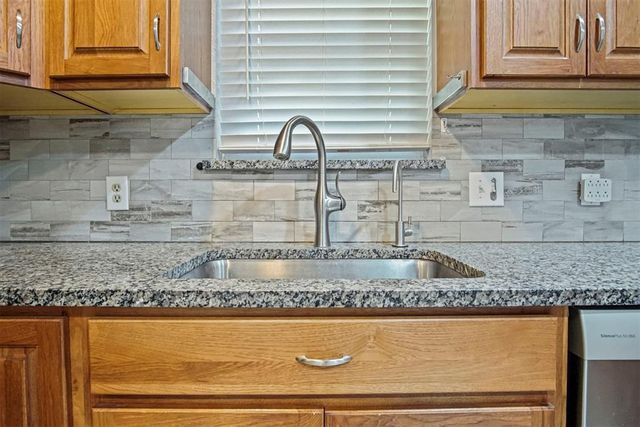 1104 Silver Maple, Moore, OK 73160