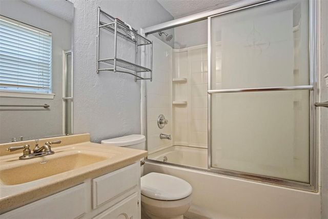 1104 Silver Maple, Moore, OK 73160