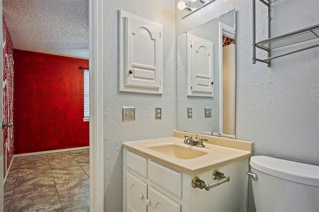 1104 Silver Maple, Moore, OK 73160