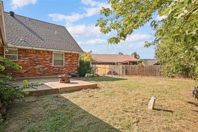 1104 Silver Maple, Moore, OK 73160