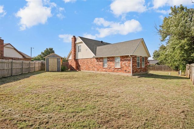 1104 Silver Maple, Moore, OK 73160
