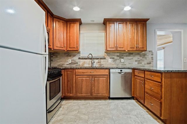 1104 Silver Maple, Moore, OK 73160