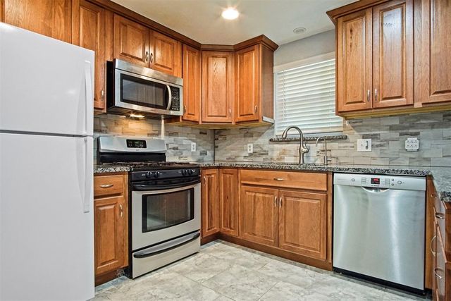 1104 Silver Maple, Moore, OK 73160