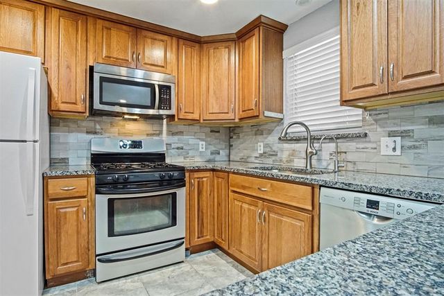 1104 Silver Maple, Moore, OK 73160