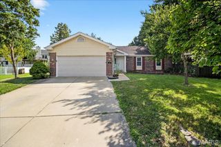 14 Walnut Hill Court, St Charles, MO 63304