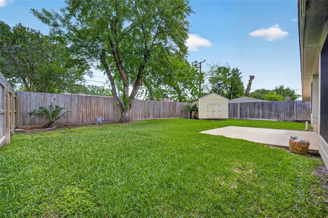 5926 Birdwood Road, Houston, TX 77074