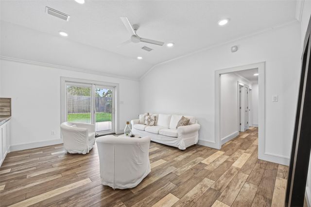 5926 Birdwood Road, Houston, TX 77074