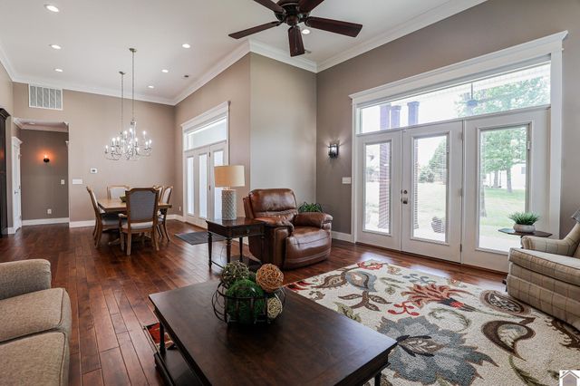 1315 Pillar Chase, Paducah, KY 42001