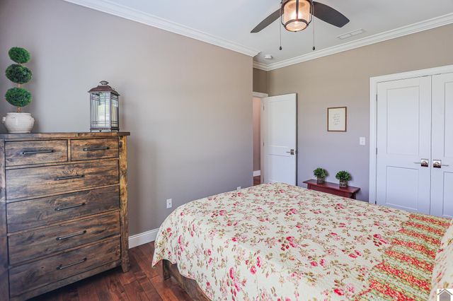 1315 Pillar Chase, Paducah, KY 42001