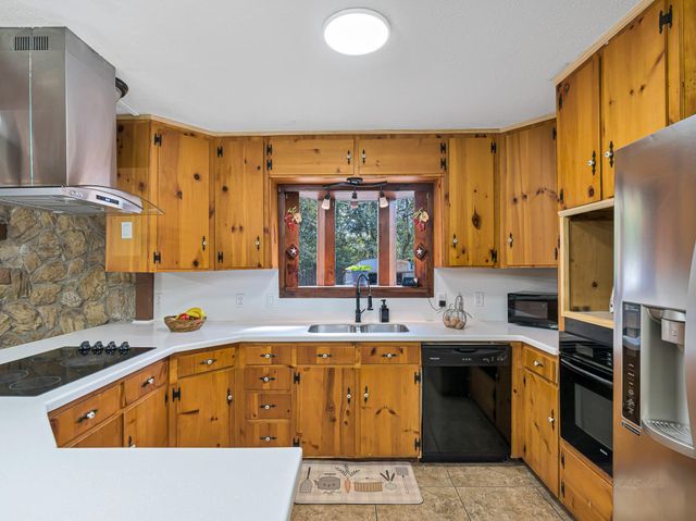 1512 County Road 3709, Splendora, TX 77372