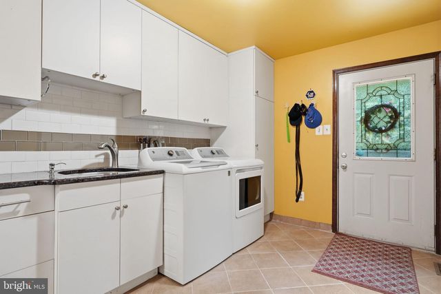 560 LOWER HOLLAND RD, Southampton, PA 18966