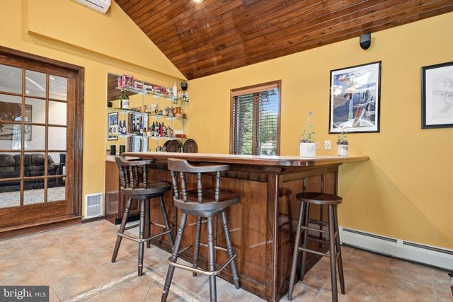 560 LOWER HOLLAND RD, Southampton, PA 18966