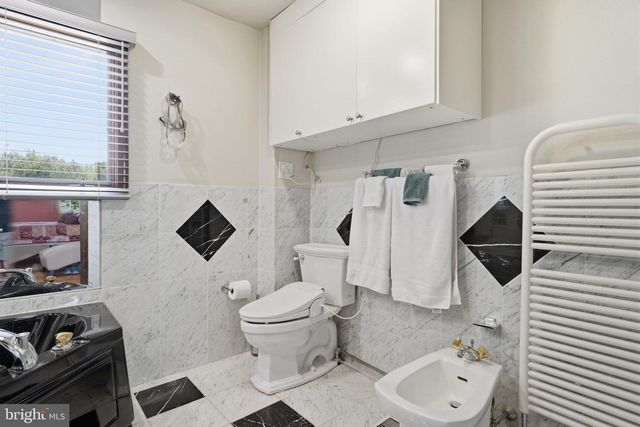 560 LOWER HOLLAND RD, Southampton, PA 18966