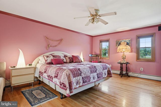 560 LOWER HOLLAND RD, Southampton, PA 18966