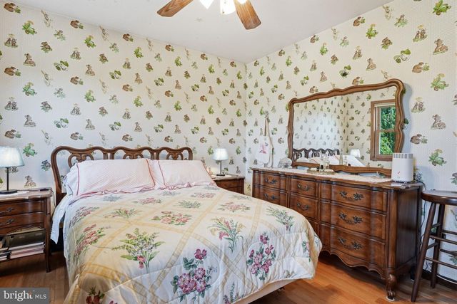 560 LOWER HOLLAND RD, Southampton, PA 18966