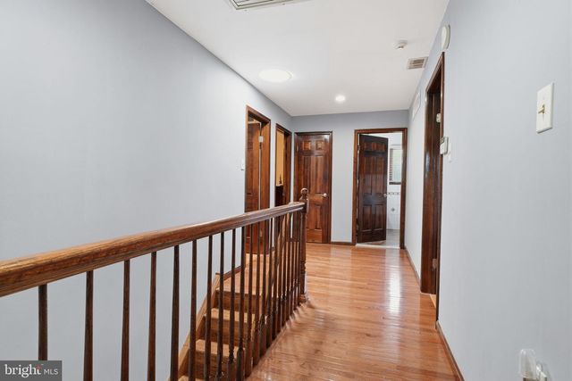 560 LOWER HOLLAND RD, Southampton, PA 18966