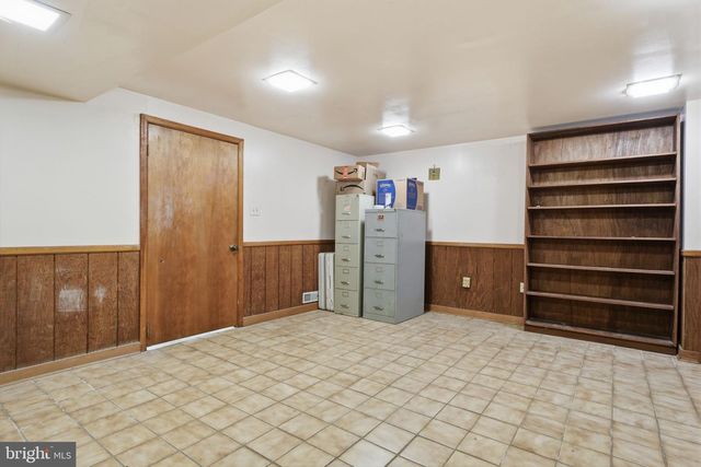 560 LOWER HOLLAND RD, Southampton, PA 18966