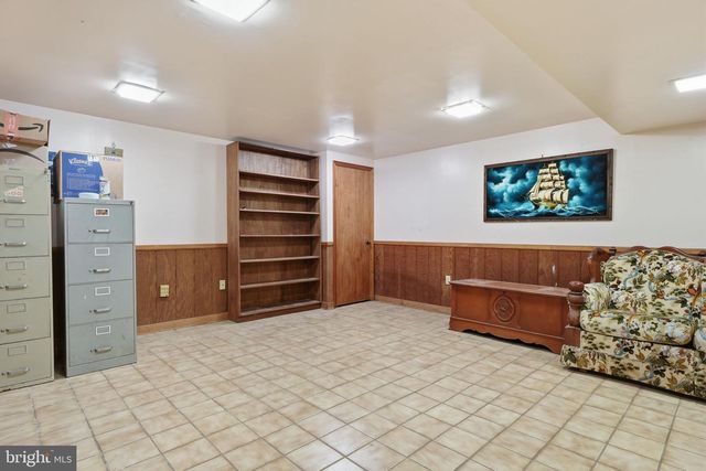 560 LOWER HOLLAND RD, Southampton, PA 18966