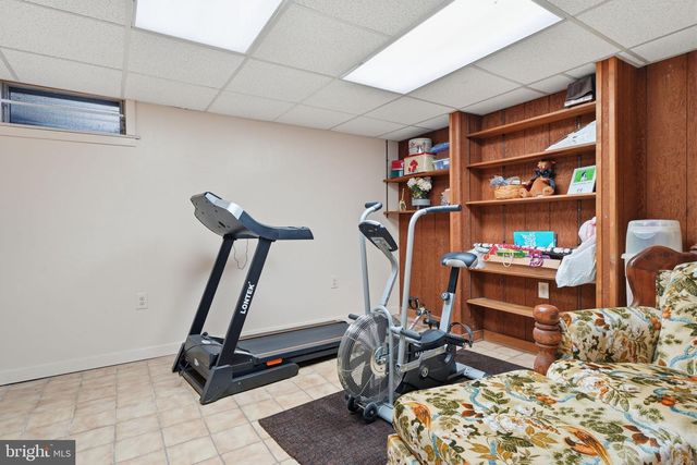 560 LOWER HOLLAND RD, Southampton, PA 18966