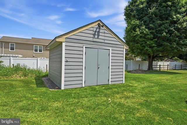 560 LOWER HOLLAND RD, Southampton, PA 18966