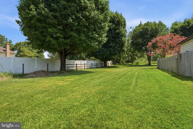 560 LOWER HOLLAND RD, Southampton, PA 18966