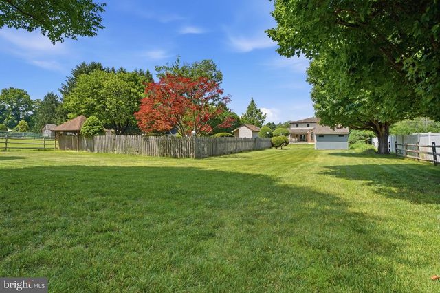 560 LOWER HOLLAND RD, Southampton, PA 18966