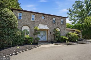 560 LOWER HOLLAND RD, Southampton, PA 18966