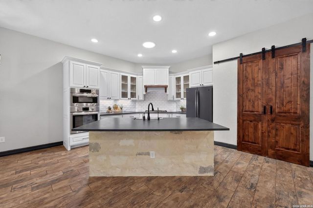 410 KNOLL SPGS, Boerne, TX 78006
