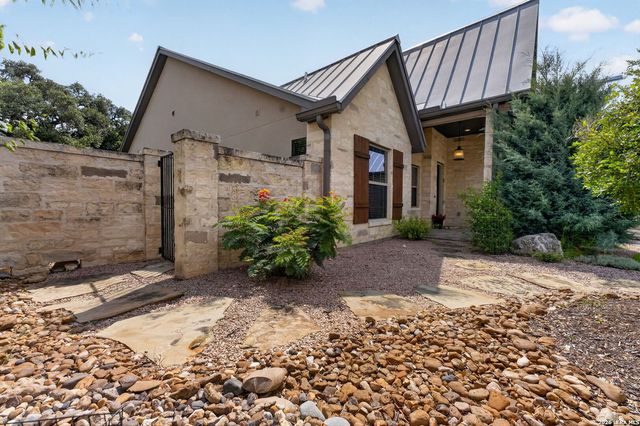410 KNOLL SPGS, Boerne, TX 78006