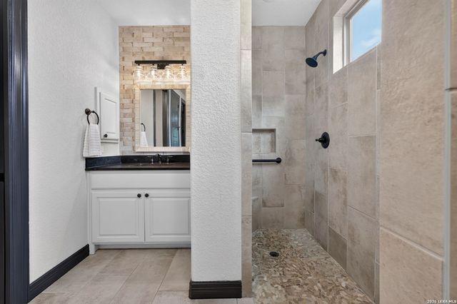 410 KNOLL SPGS, Boerne, TX 78006